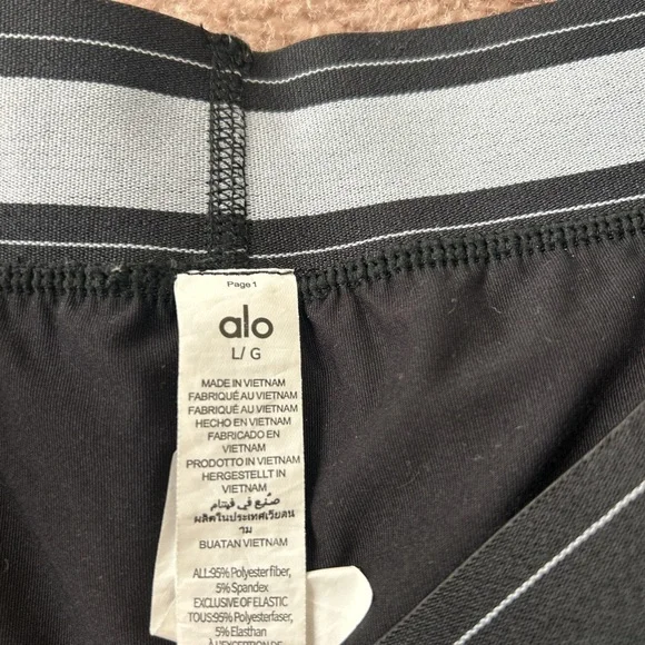 Alo Yoga Black Set Match Point Shorts and Aspire Tank Size Large - Picture 4 of 6